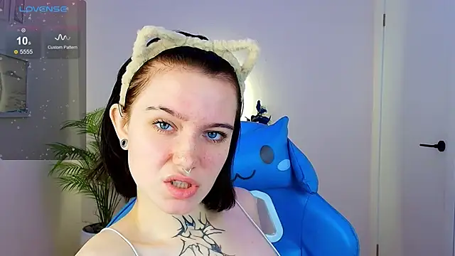 Snapshot of Elastikisss chatting on November 3, 2:24 am Elastikisss online show from November 3, 2:24 am