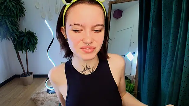 Snapshot of Elastikisss chatting on November 25, 2:33 am Elastikisss online show from November 25, 2:33 am