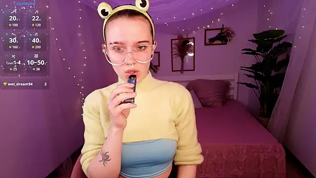 Snapshot of Elastikisss chatting on February 5, 8:41 am Elastikisss online show from February 5, 8:41 am