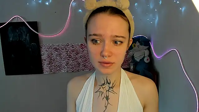 Snapshot of Elastikisss chatting on February 20, 5:15 am Elastikisss online show from February 20, 5:15 am