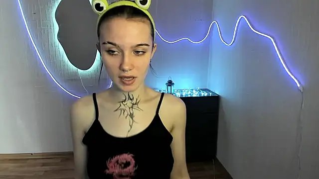 Snapshot of Elastikisss chatting on February 24, 7:39 am Elastikisss online show from February 24, 7:39 am