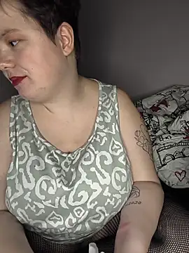 Snapshot of Katy2323 chatting on December 17, 9:10 pm Katy2323 online show from December 17, 9:10 pm