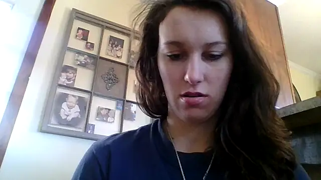 brunettebabexo3 online show from January 18, 7:50 pm