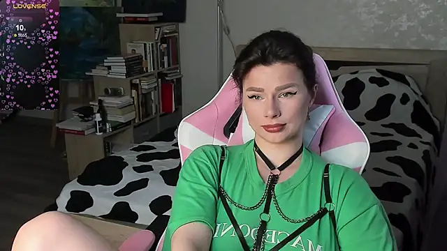 Snapshot of bbJ_one chatting on June 27, 12:22 pm bbJ one online show from June 27, 12:22 pm