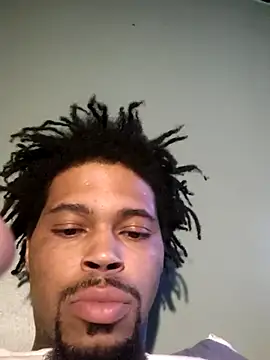 Snapshot of Painstickwes chatting on May 15, 5:47 am Painstickwes online show from May 15, 5:47 am