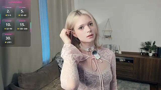 LaureMestler online show from December 17, 8:20 am