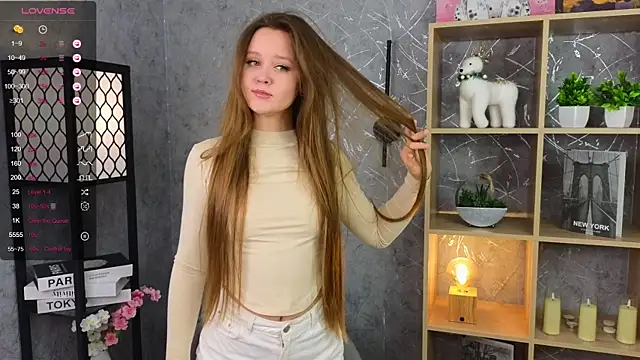 ElenoreReth online show from December 18, 2:39 am