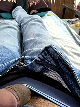 slaveboi9876 online show from December 21, 4:19 am