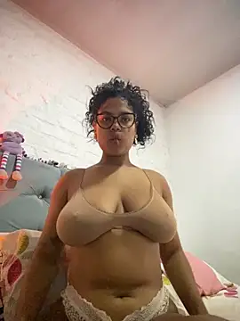 miiabrown18 online show from February 10, 2:10 pm