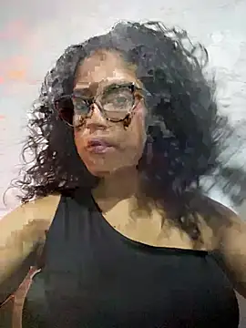 miiabrown18 online show from April 15, 1:23 am