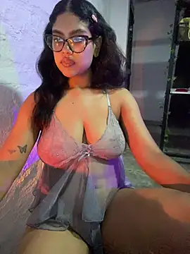 miiabrown18 online show from July 16, 12:05 am