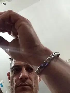 Snapshot of SexyStrp chatting on April 2, 5:16 am SexyStrp online show from April 2, 5:16 am