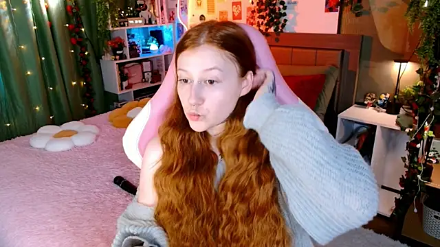 Snapshot of Ayla_Hicks chatting on June 20, 2:47 am Ayla Hicks online show from June 20, 2:47 am