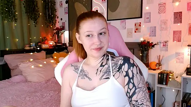 Snapshot of Ayla_Hicks chatting on July 10, 3:11 am Ayla Hicks online show from July 10, 3:11 am