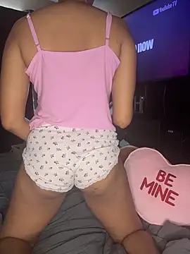 YeahhhitsBreezy online show from February 5, 10:03 pm