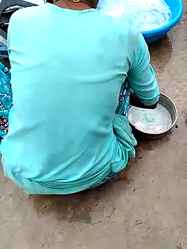 Snapshot of ARTIR1 chatting on October 30, 4:14 am ARTIR1 online show from October 30, 4:14 am