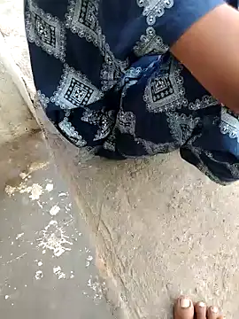 Snapshot of ARTIR1 chatting on November 3, 10:16 am ARTIR1 online show from November 3, 10:16 am