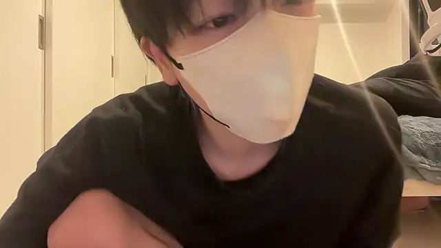 Snapshot of tora3220 chatting on February 6, 2:53 pm tora3220 online show from February 6, 2:53 pm