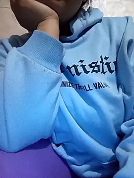 lily sx online show from April 8, 12:32 am