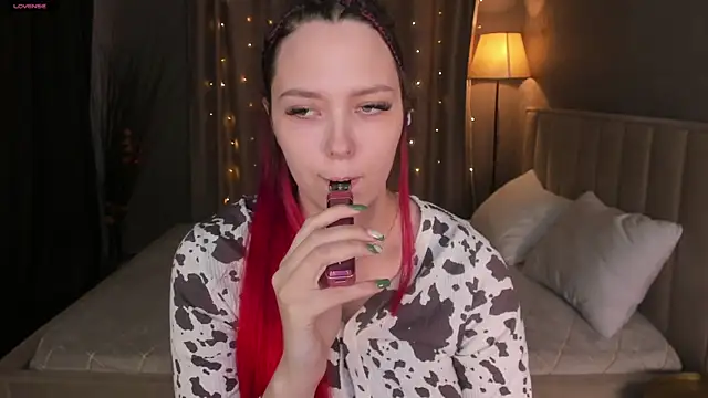 Monica  Queen online show from February 1, 5:28 am