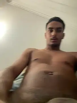 Snapshot of Aaroncornelius chatting on March 17, 7:39 pm Aaroncornelius online show from March 17, 7:39 pm