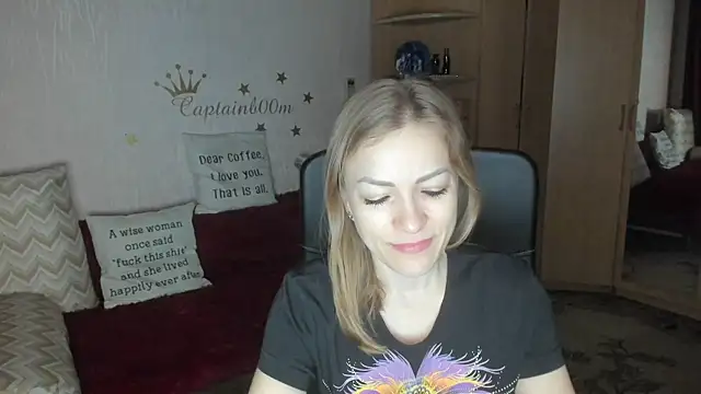 Tiffany Bates online show from October 22, 3:29 am