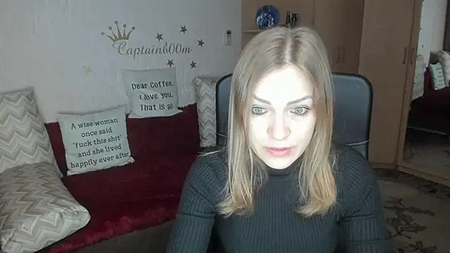 Tiffany Bates online show from November 25, 3:17 am