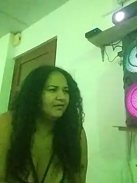 Snapshot of MEYBELLATINA chatting on June 13, 1:36 am MEYBELLATINA online show from June 13, 1:36 am