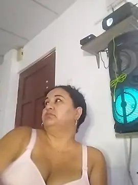 Snapshot of MEYBELLATINA chatting on July 13, 9:06 pm MEYBELLATINA online show from July 13, 9:06 pm