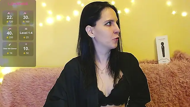 Irwi Tomboy online show from November 21, 1:43 pm