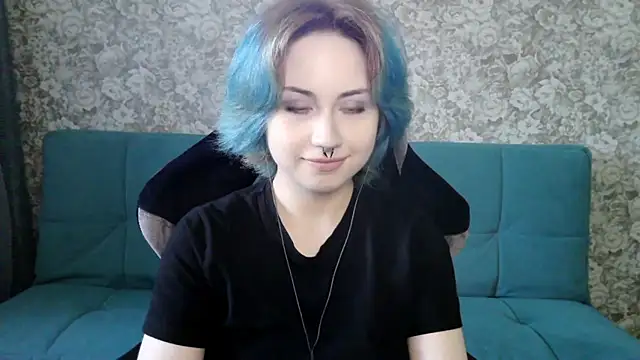 LeisaHopperstad online show from April 11, 2:10 pm