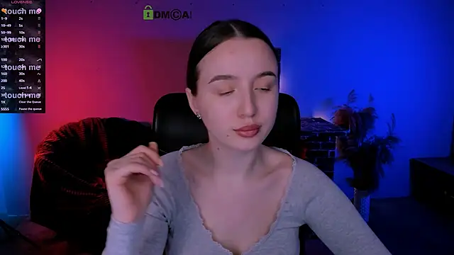 leslie bird online show from December 17, 11:49 am