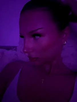 blondeeee online show from January 8, 6:21 pm