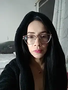 Snapshot of YaraDuartee chatting on July 10, 12:04 am YaraDuartee online show from July 10, 12:04 am