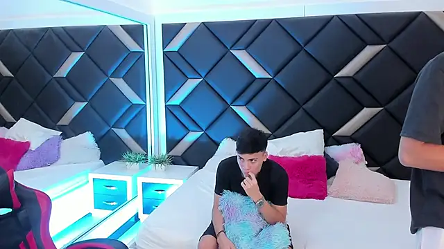 Spaceboys18 online show from November 19, 12:10 am