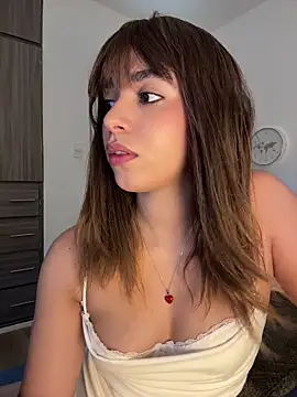 Snapshot of Capricho_01 chatting on June 23, 7:12 pm Capricho 01 online show from June 23, 7:12 pm
