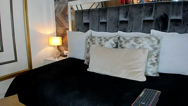 NaylaGrey online show from October 4, 11:41 am