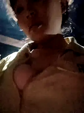 Snapshot of bree-zz chatting on February 19, 12:28 am bree-zz online show from February 19, 12:28 am