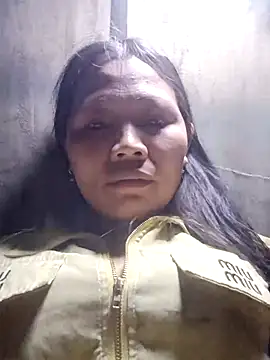 Snapshot of bree-zz chatting on February 19, 1:18 pm bree-zz online show from February 19, 1:18 pm