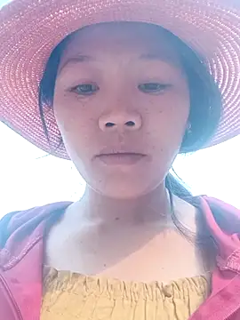 Snapshot of bree-zz chatting on March 3, 12:39 am bree-zz online show from March 3, 12:39 am