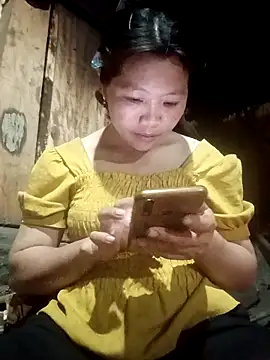 Snapshot of bree-zz chatting on March 4, 1:06 pm bree-zz online show from March 4, 1:06 pm