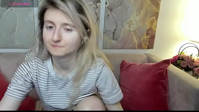 CamillaDreamer online show from March 29, 11:05 pm