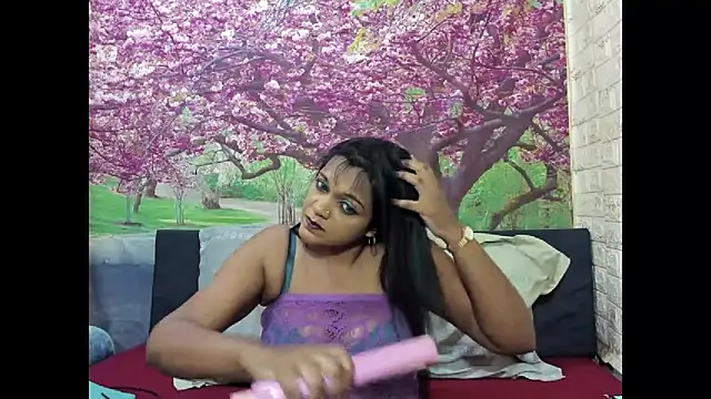 Snapshot of indianswtbella chatting on July 6, 5:04 am indianswtbella online show from July 6, 5:04 am