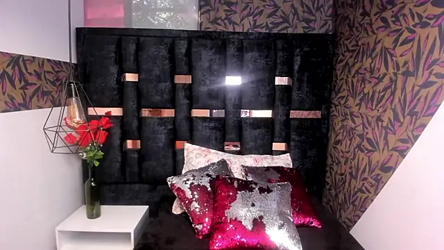 Issa Milf   online show from January 19, 2:21 pm