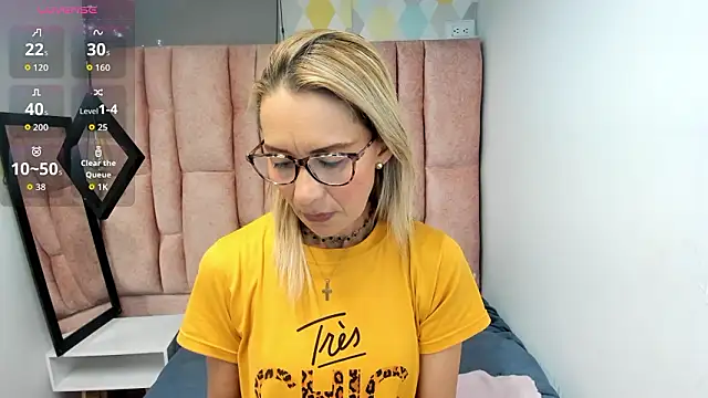 Issa Milf   online show from February 13, 1:07 pm