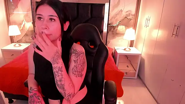 Snapshot of SusanVilla chatting on January 6, 7:39 pm SusanVilla online show from January 6, 7:39 pm