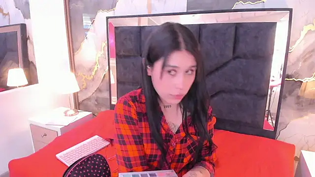 Snapshot of SusanVilla chatting on February 17, 7:53 pm SusanVilla online show from February 17, 7:53 pm