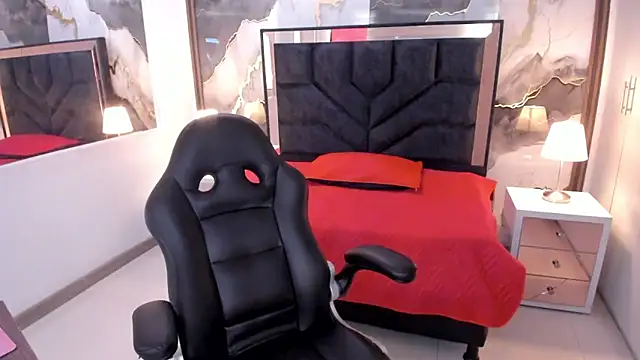 SusanVilla online show from April 11, 7:51 pm