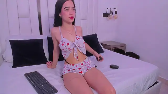 georgina kloss online show from November 8, 1:22 pm