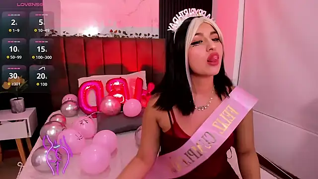 Snapshot of Maya_Rivers chatting on February 10, 4:38 am Maya Rivers online show from February 10, 4:38 am